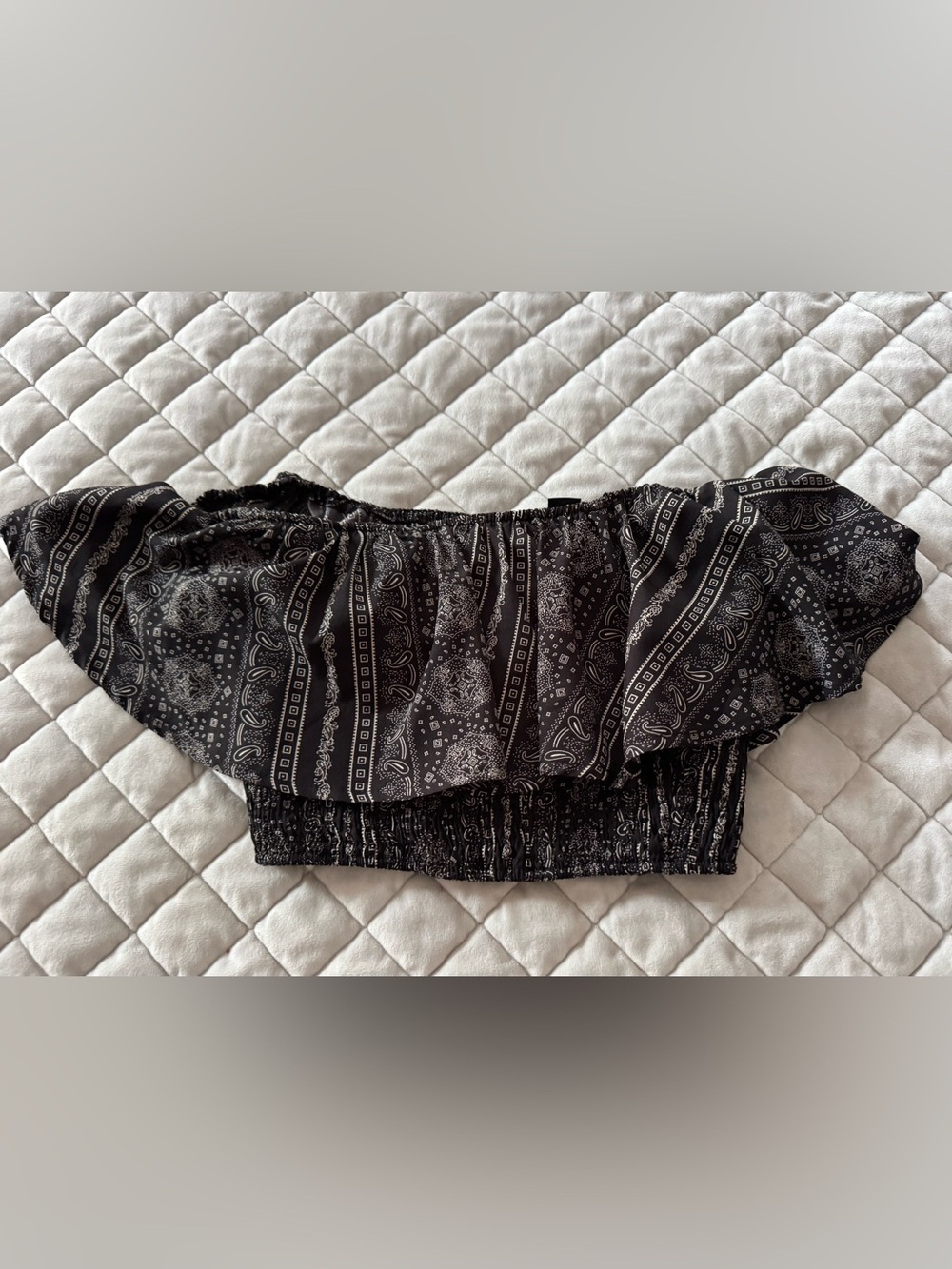 Black Bandana Print Off-Shoulder Crop Top